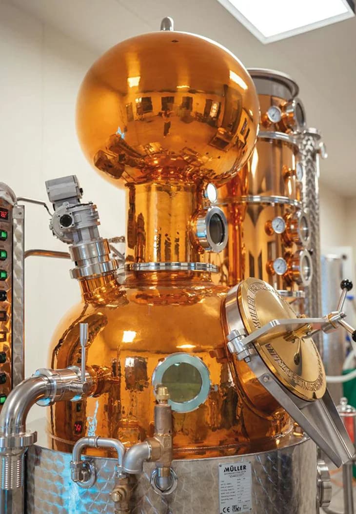 Alambicco in rame della distilleria